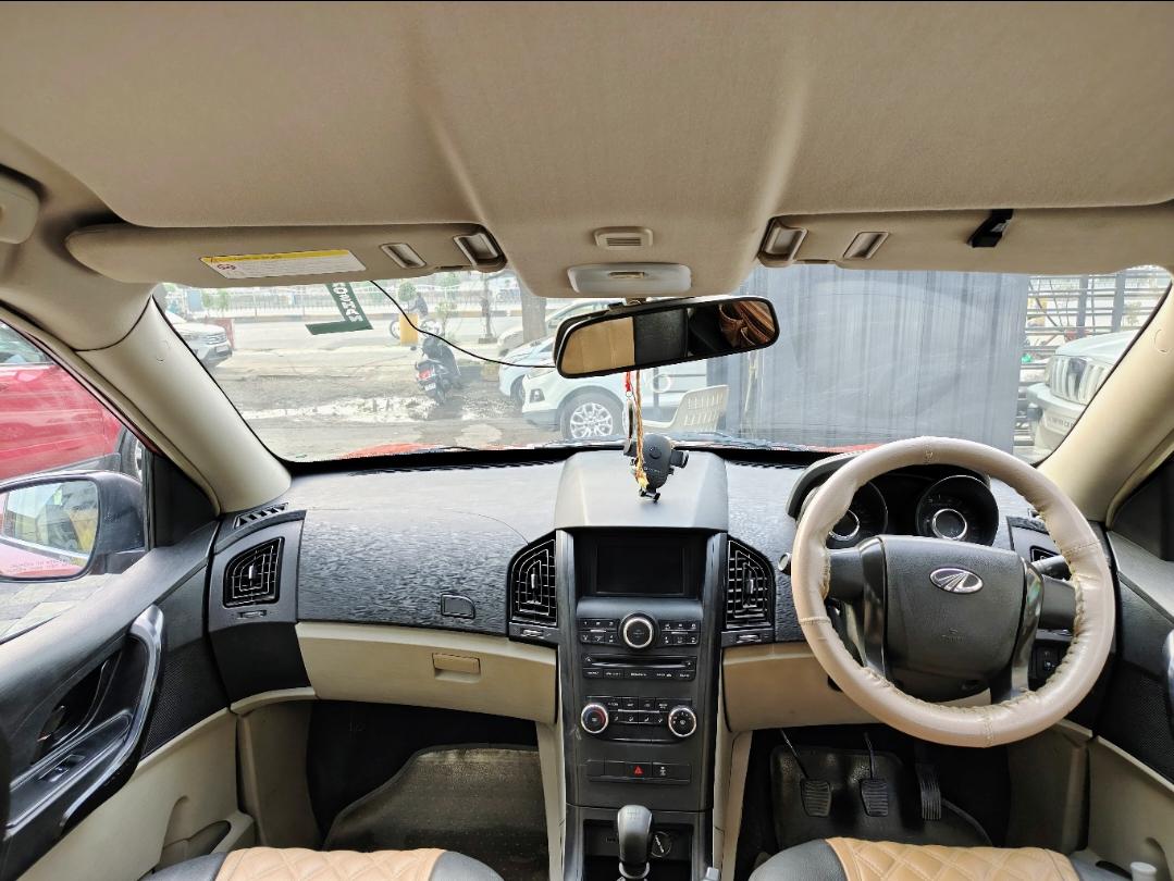 यूज़्ड 2016 महिंद्रा एक्सयूवी500, Vijay Nagar, Indore 8 यूज़्ड 2016 महिंद्रा एक्सयूवी500, Vijay Nagar, Indore 8