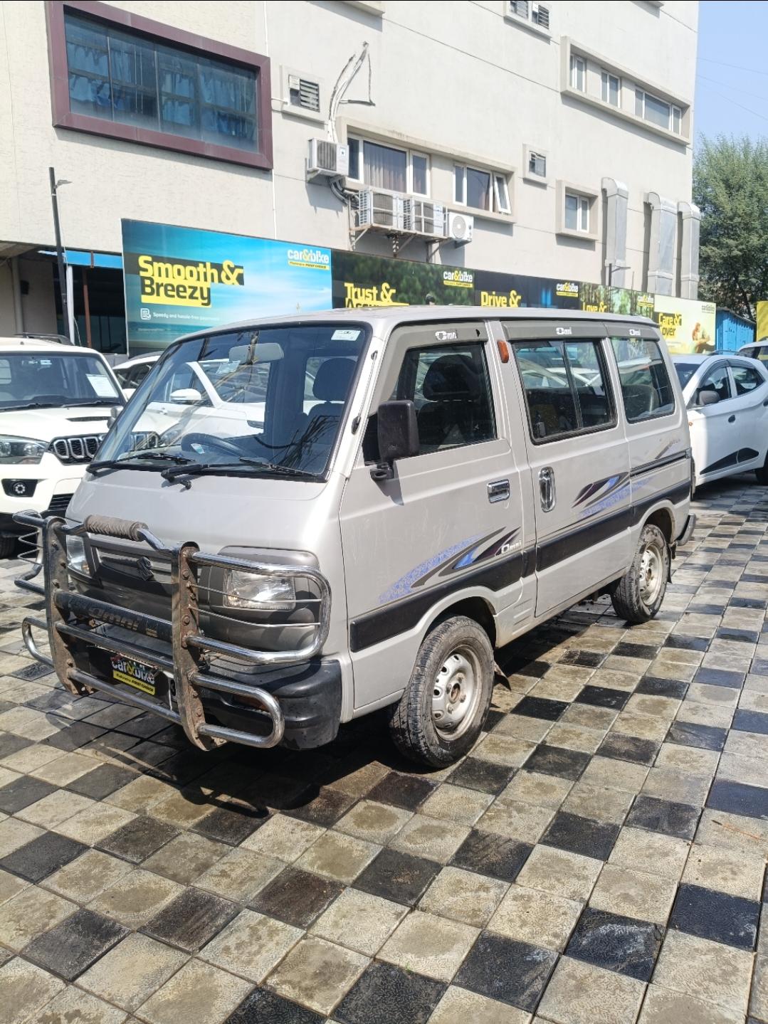 2017 मारुति सुजुकी ओमनी 8-Seater 2017 मारुति सुजुकी ओमनी 8-Seater