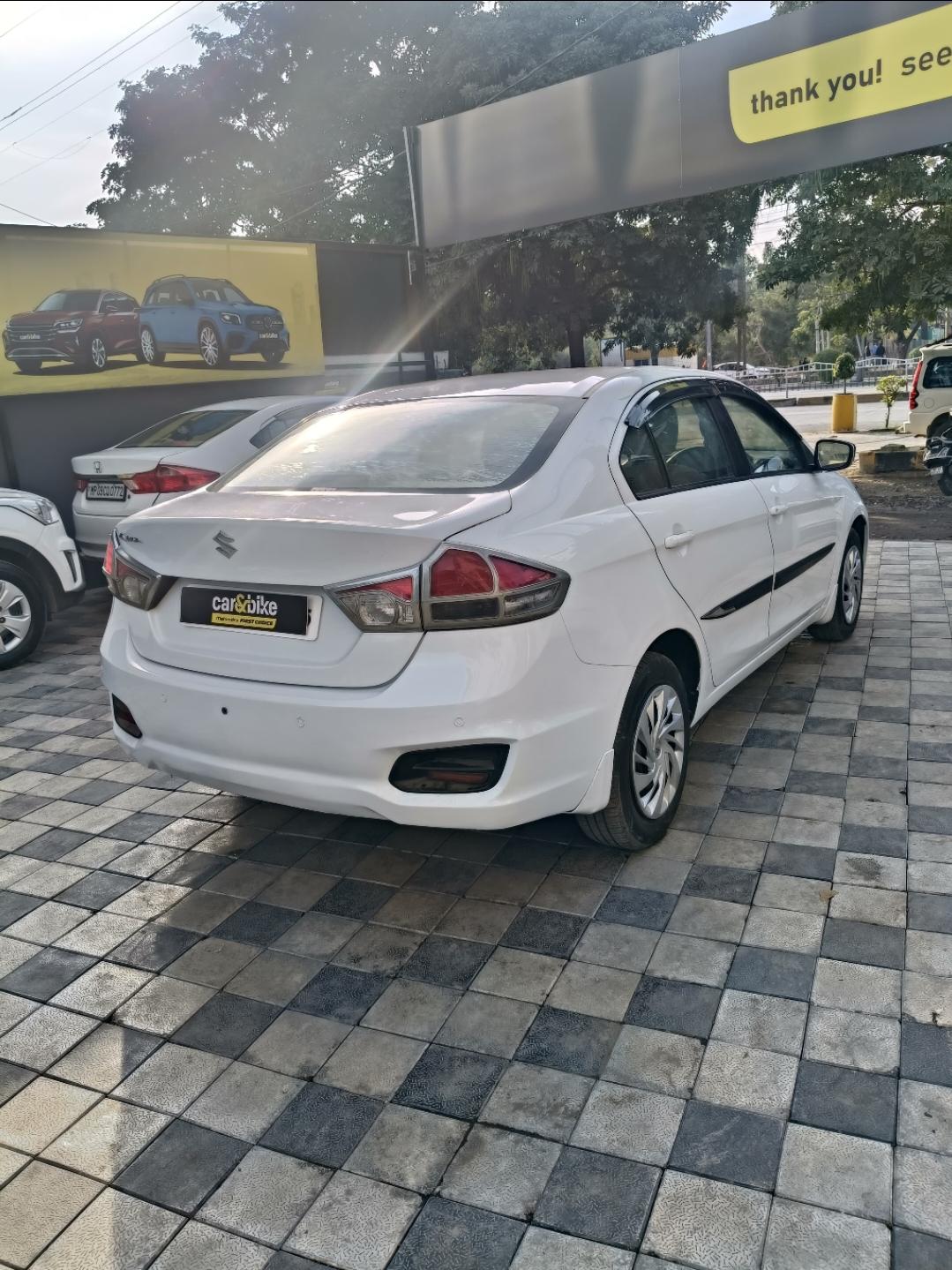 यूज़्ड 2018 मारुति सुजुकी सियाज़, Vijay Nagar, Indore 4 यूज़्ड 2018 मारुति सुजुकी सियाज़, Vijay Nagar, Indore 4