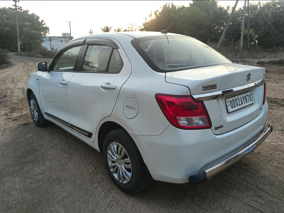 यूज़्ड 2018 मारुति सुजुकी डिजायर, Berhampur (GM), Berhampur 1 यूज़्ड 2018 मारुति सुजुकी डिजायर, Berhampur (GM), Berhampur 1