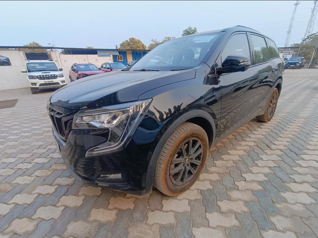 2024 महिंद्रा एक्सयूवी700 MX Diesel MT 7 STR 2024 महिंद्रा एक्सयूवी700 MX Diesel MT 7 STR