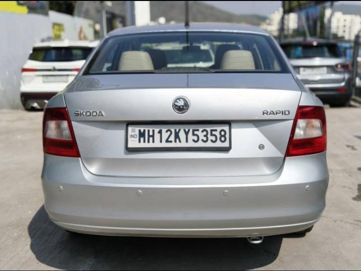 यूज़्ड 2014 स्कोडा रैपिड, Armament, Pune 3 यूज़्ड 2014 स्कोडा रैपिड, Armament, Pune 3