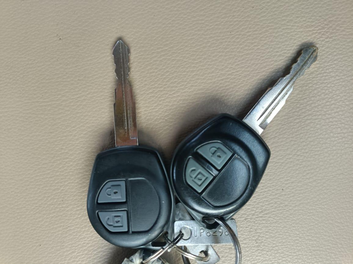 यूज़्ड 2014 मारुति सुजुकी स्विफ्ट डिज़ायर, Kattupakkam, Chennai 15 यूज़्ड 2014 मारुति सुजुकी स्विफ्ट डिज़ायर, Kattupakkam, Chennai 15