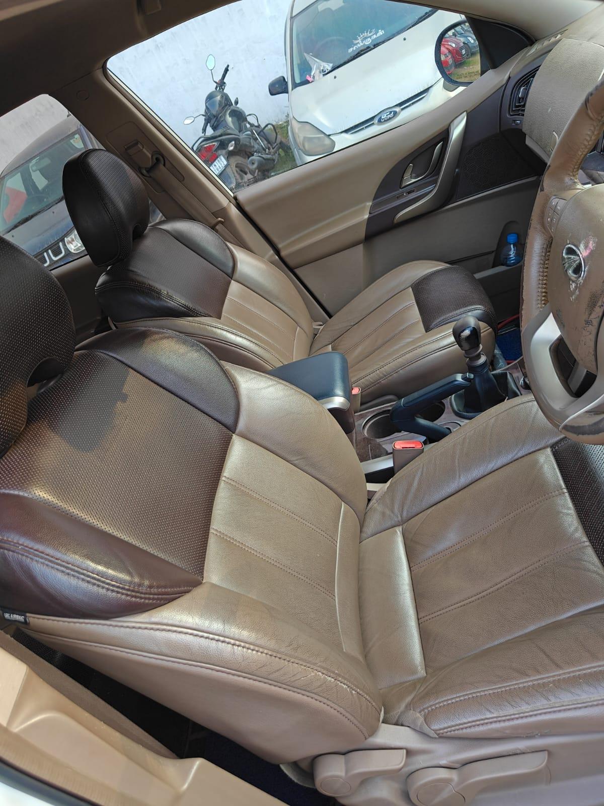 यूज़्ड 2015 महिंद्रा एक्सयूवी500, Kattupakkam, Chennai 13 यूज़्ड 2015 महिंद्रा एक्सयूवी500, Kattupakkam, Chennai 13