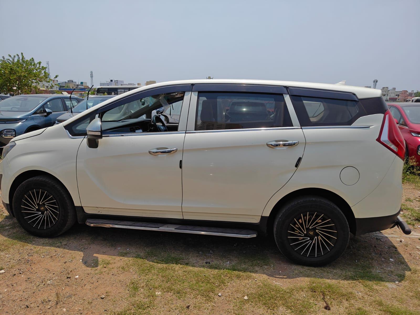 2019 महिंद्रा मराज़ो M2 7-Seater BS IV 2019 महिंद्रा मराज़ो M2 7-Seater BS IV