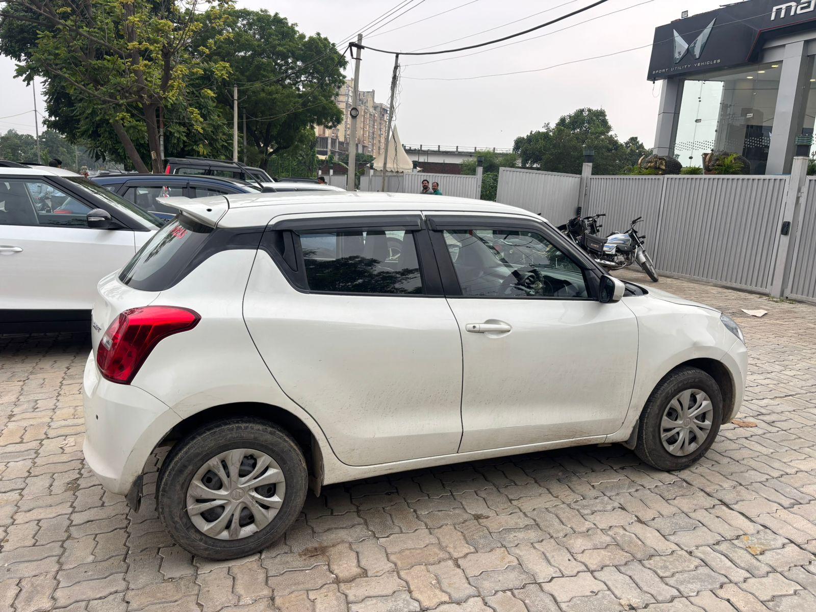 यूज़्ड 2021 मारुति सुजुकी स्विफ्ट, Moradabad  3 यूज़्ड 2021 मारुति सुजुकी स्विफ्ट, Moradabad  3