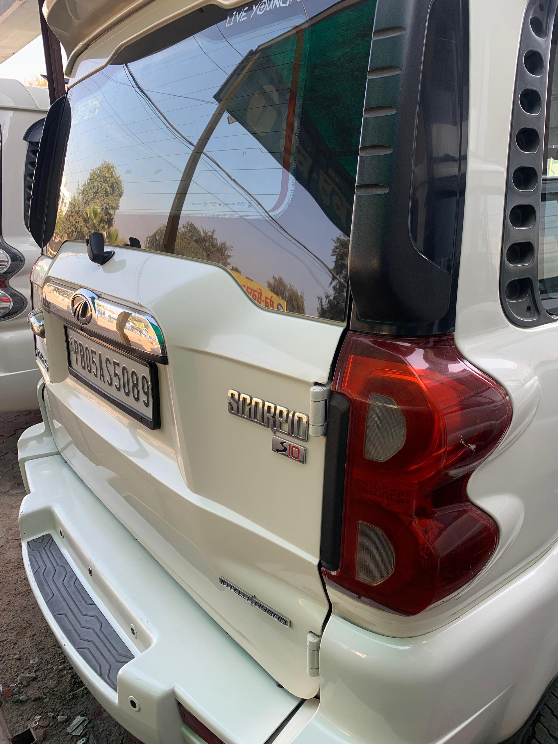 2016 महिंद्रा स्कॉर्पियो S10 2WD 2016 महिंद्रा स्कॉर्पियो S10 2WD