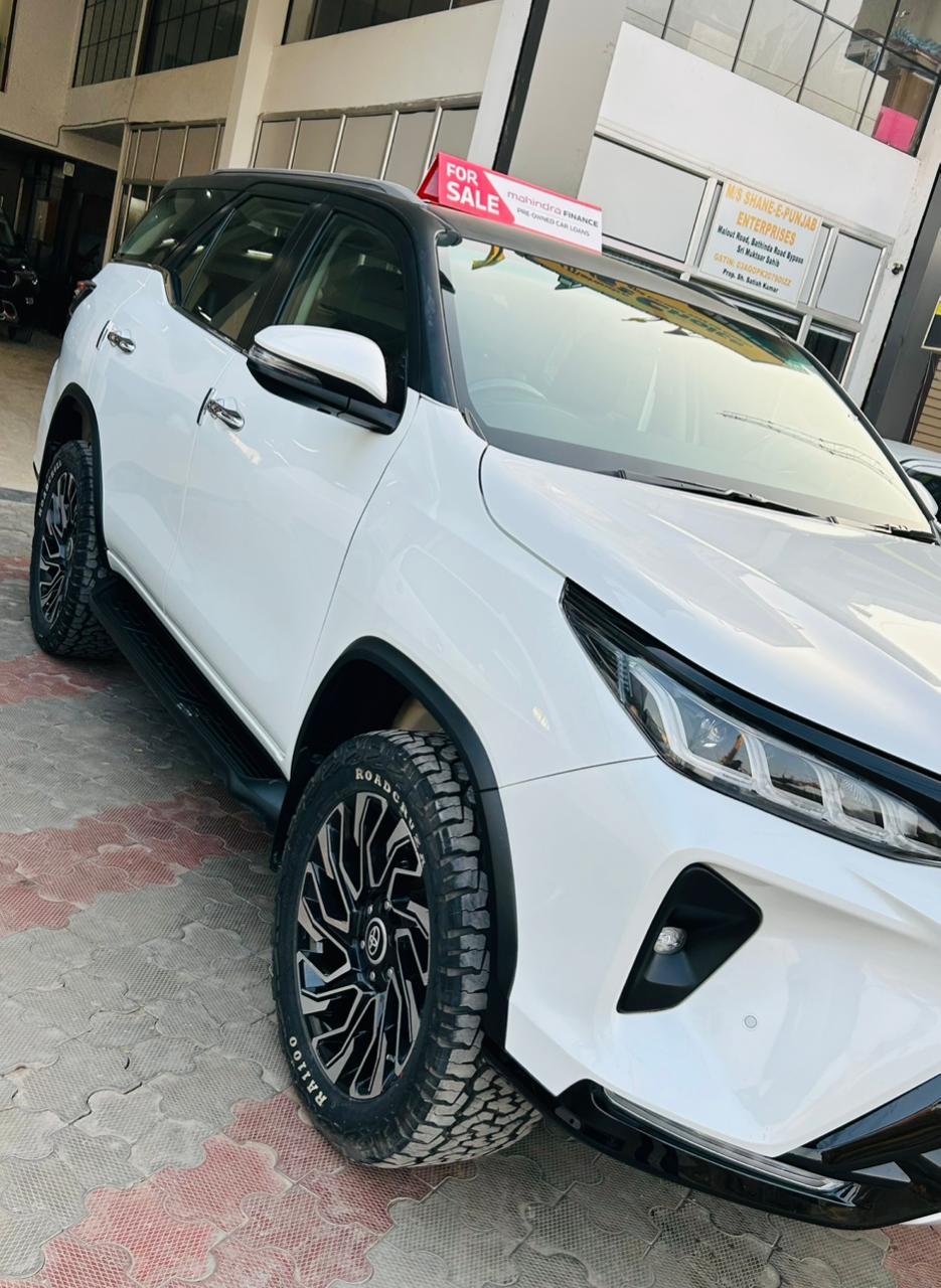 2024 टोयोटा फॉर्च्यूनर 2.8 4X2 AT 2024 टोयोटा फॉर्च्यूनर 2.8 4X2 AT