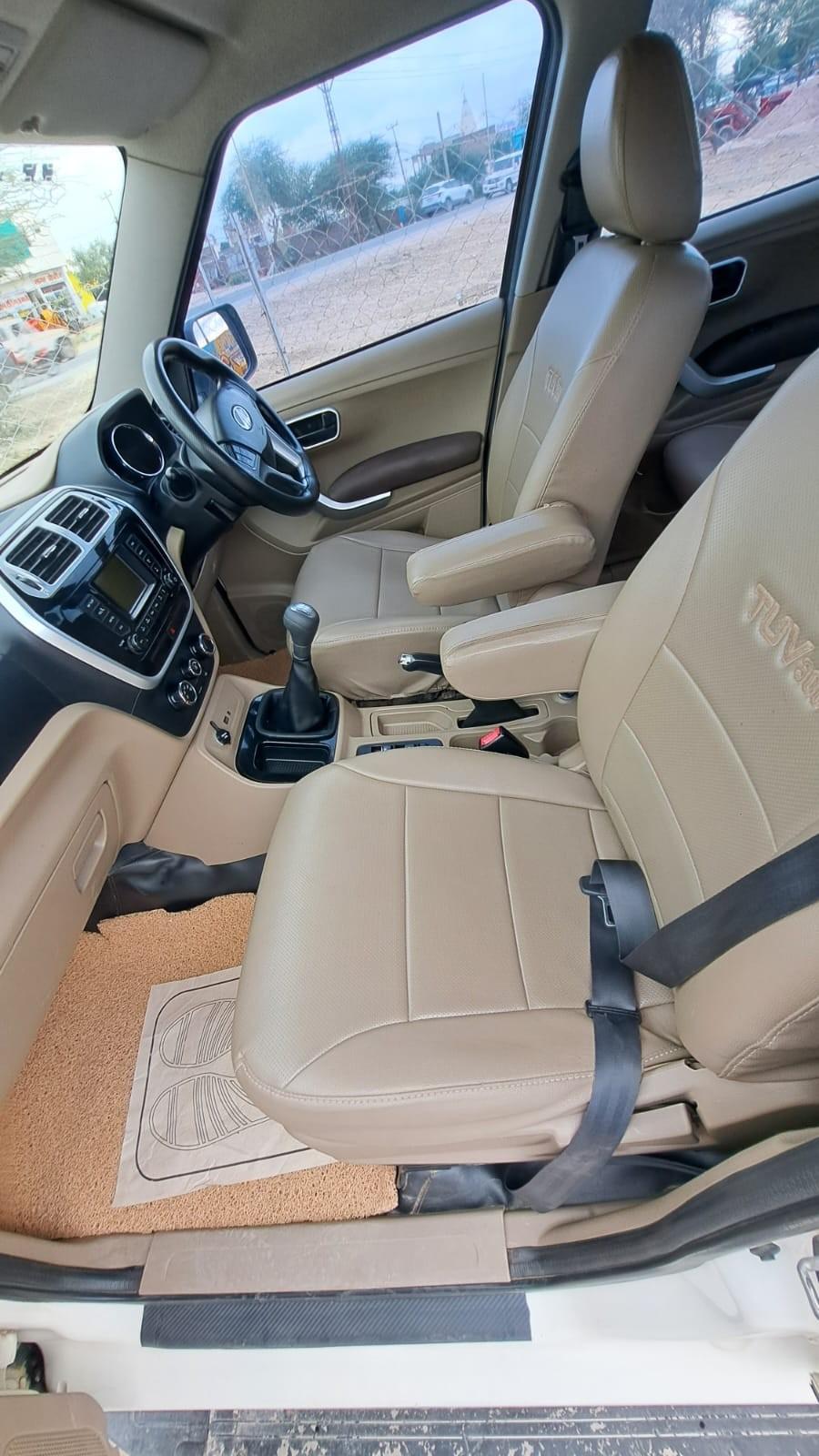 यूज़्ड 2017 महिंद्रा टीयूवी300, Shiv Bari, Bikaner 12 यूज़्ड 2017 महिंद्रा टीयूवी300, Shiv Bari, Bikaner 12