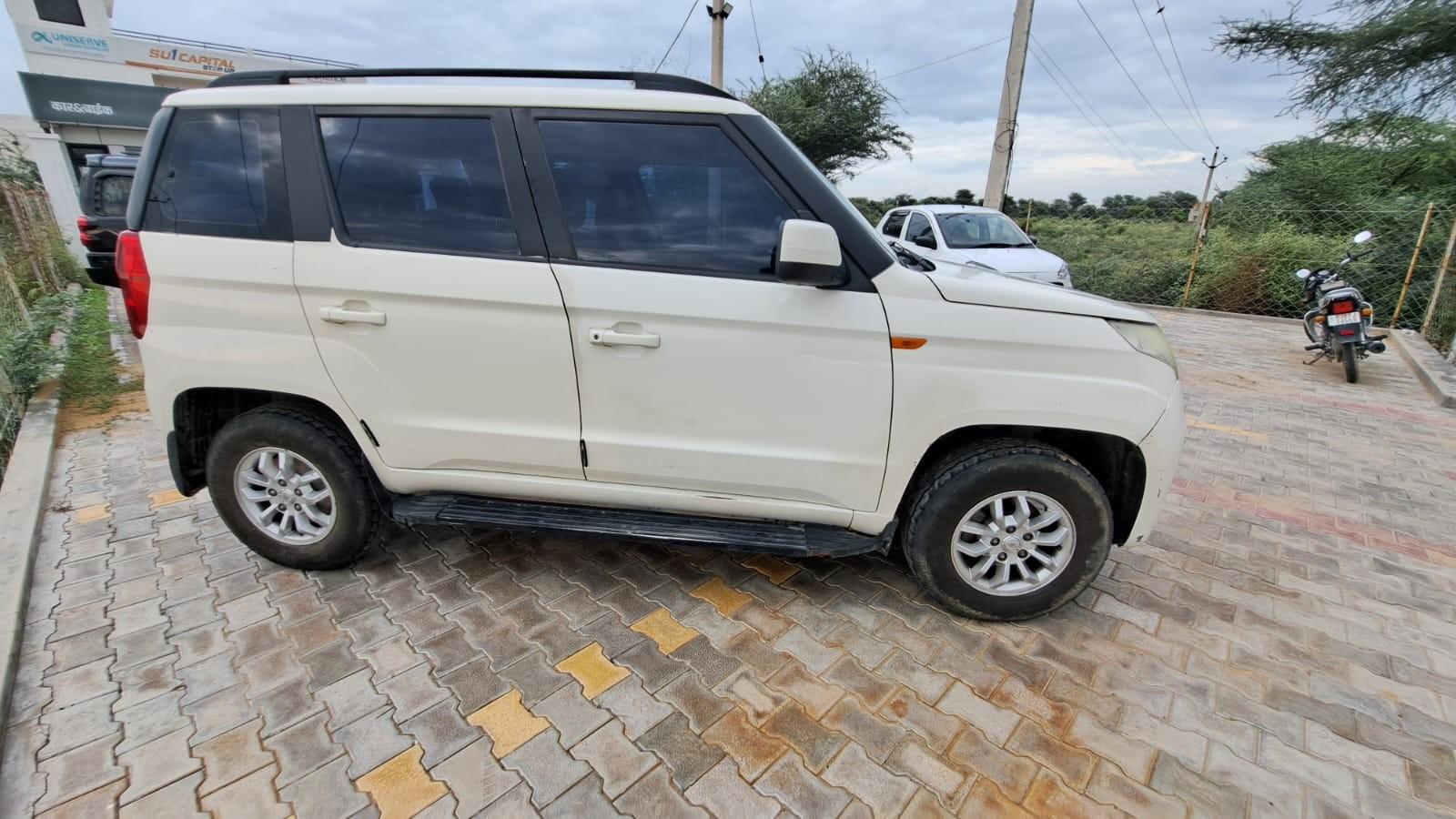 यूज़्ड 2017 महिंद्रा टीयूवी300, Shiv Bari, Bikaner 4 यूज़्ड 2017 महिंद्रा टीयूवी300, Shiv Bari, Bikaner 4