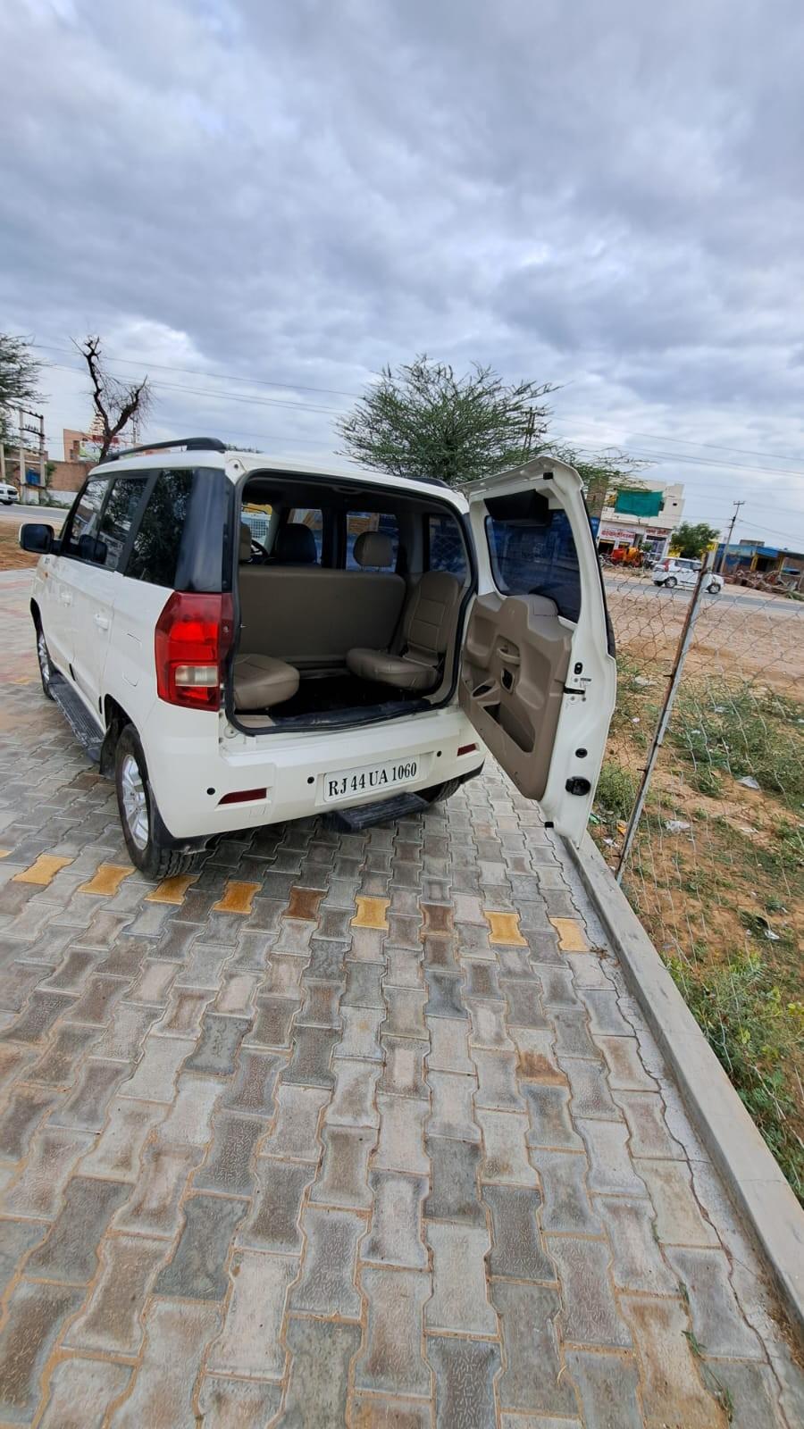 यूज़्ड 2017 महिंद्रा टीयूवी300, Shiv Bari, Bikaner 8 यूज़्ड 2017 महिंद्रा टीयूवी300, Shiv Bari, Bikaner 8