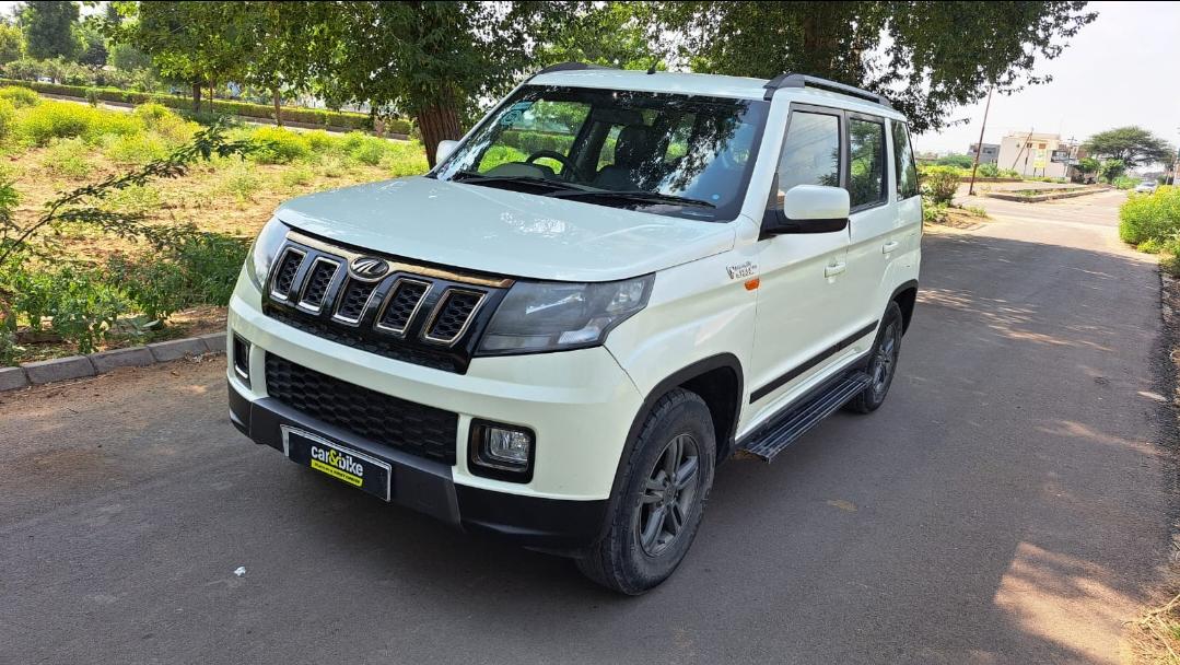 2019 महिंद्रा टीयूवी300 T10 100HP 2019 महिंद्रा टीयूवी300 T10 100HP