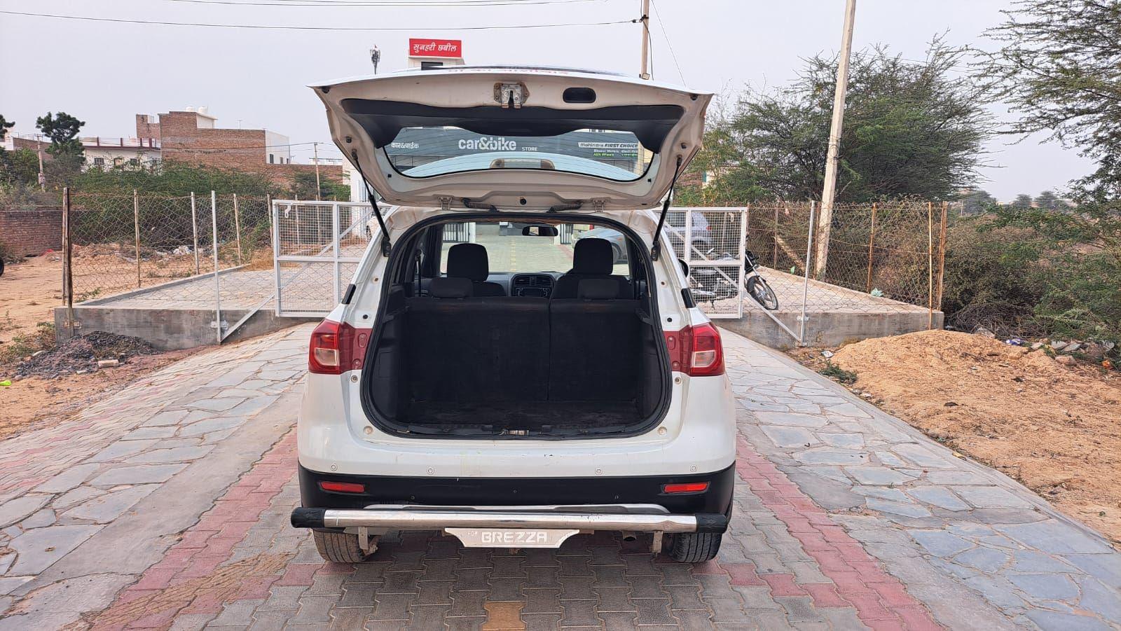 यूज़्ड 2017 मारुति सुजुकी विटारा ब्रेज़ा, Shiv Bari, Bikaner 9 यूज़्ड 2017 मारुति सुजुकी विटारा ब्रेज़ा, Shiv Bari, Bikaner 9