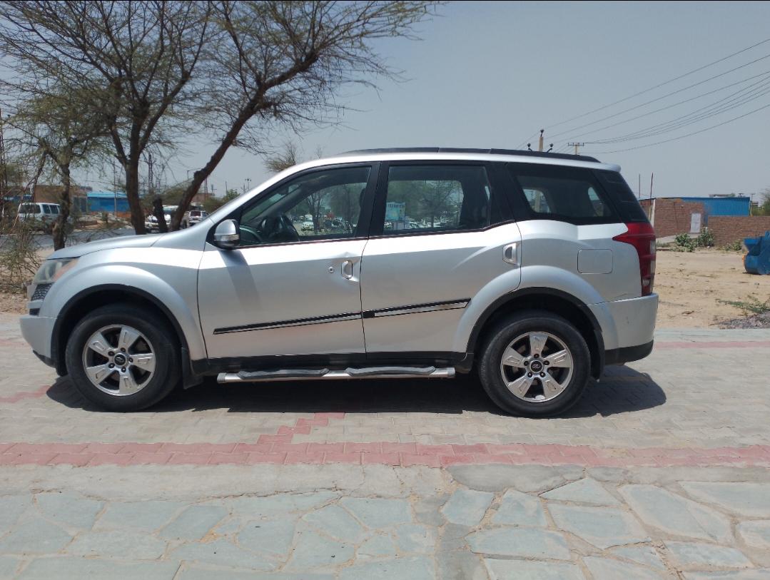 2013 महिंद्रा एक्सयूवी500 W8 FWD 2013 महिंद्रा एक्सयूवी500 W8 FWD