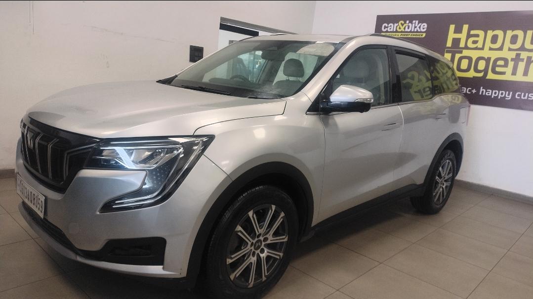 2022 महिंद्रा एक्सयूवी700 AX7 AT Luxury Petrol 7 STR 2022 महिंद्रा एक्सयूवी700 AX7 AT Luxury Petrol 7 STR