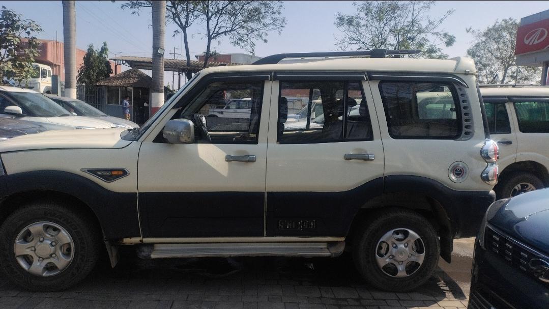 यूज़्ड 2014 महिंद्रा स्कॉर्पियो, Bilaspur(CGH) 1 यूज़्ड 2014 महिंद्रा स्कॉर्पियो, Bilaspur(CGH) 1