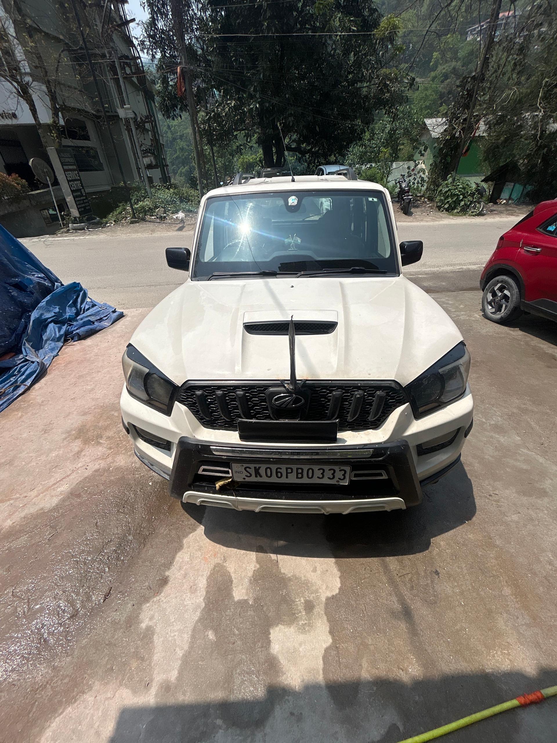 2015 महिंद्रा स्कॉर्पियो S10 2WD 2015 महिंद्रा स्कॉर्पियो S10 2WD