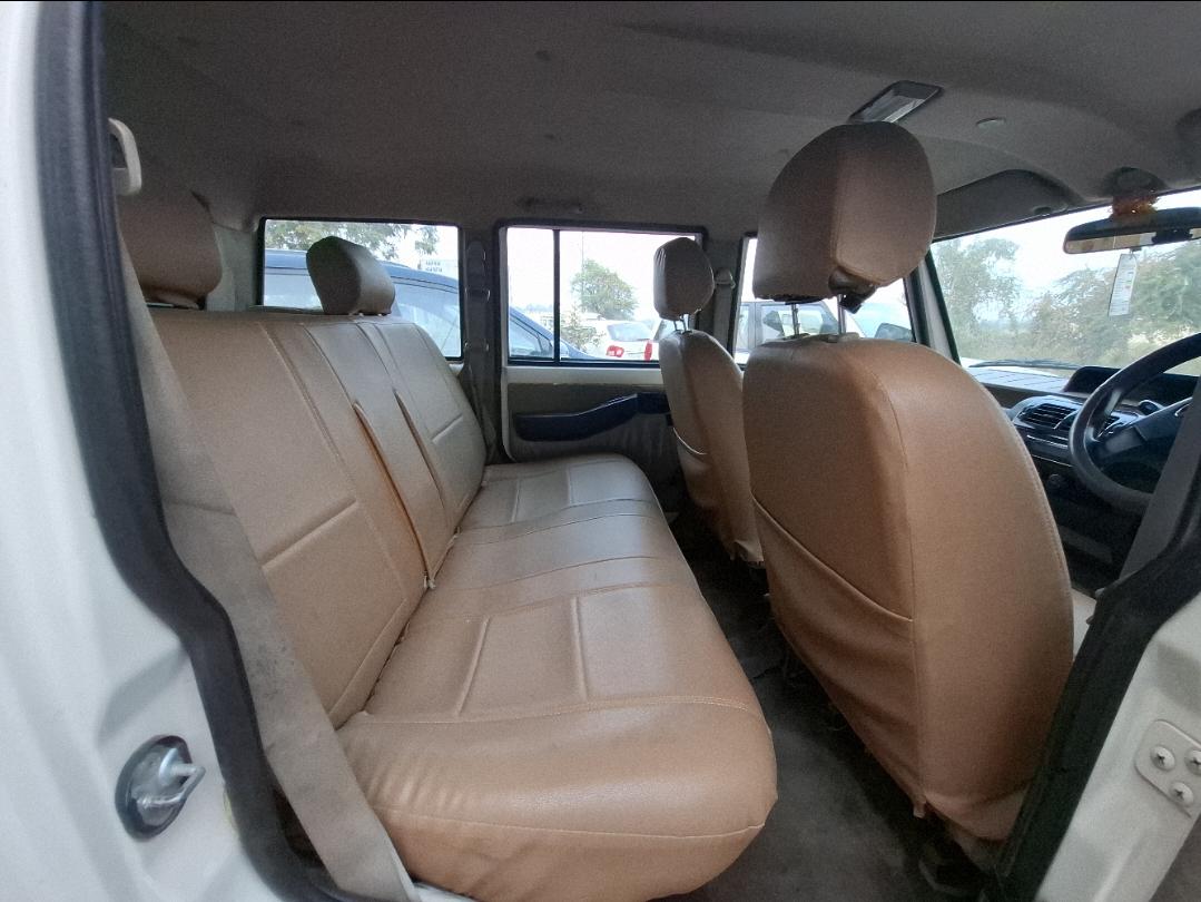 यूज़्ड 2020 महिंद्रा बोलेरो, Balangir Court, Balangir 16 यूज़्ड 2020 महिंद्रा बोलेरो, Balangir Court, Balangir 16