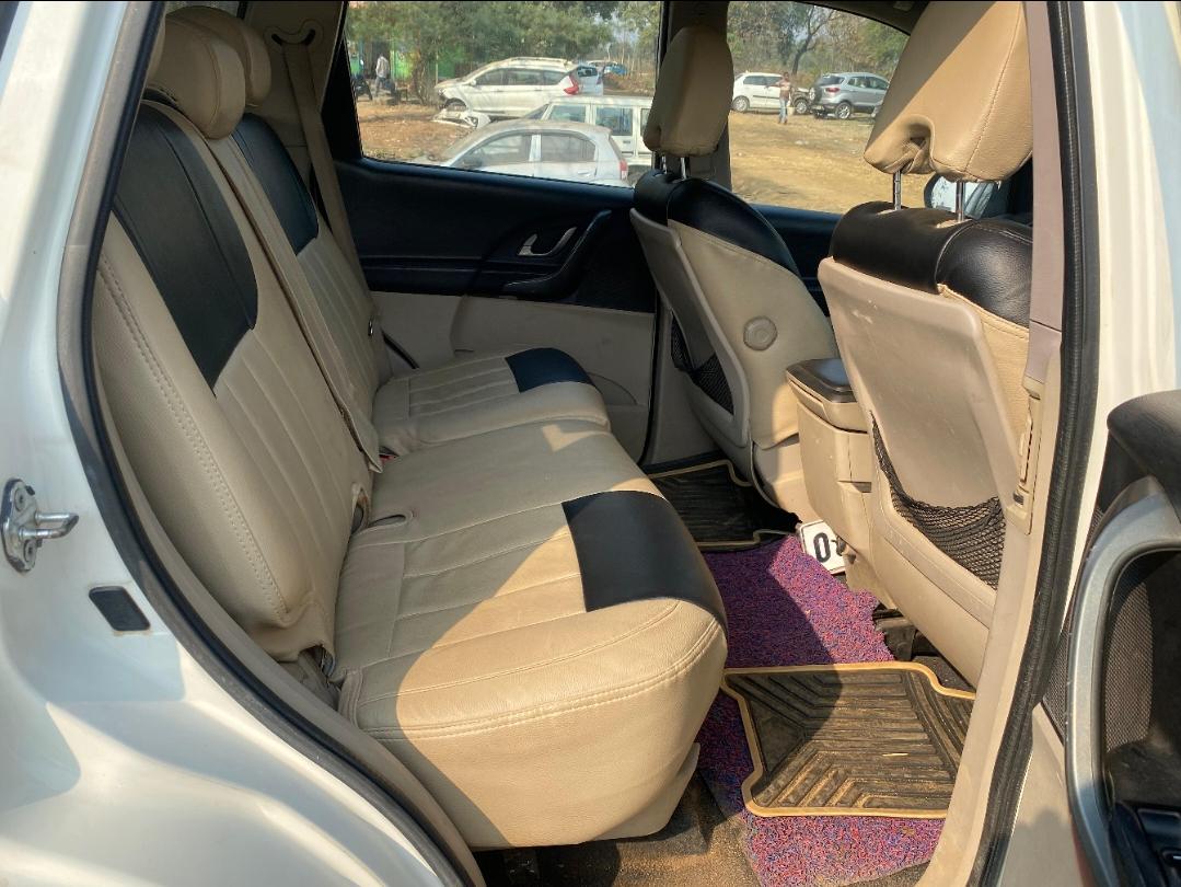 यूज़्ड 2017 महिंद्रा एक्सयूवी500, Balangir Court, Balangir 16 यूज़्ड 2017 महिंद्रा एक्सयूवी500, Balangir Court, Balangir 16