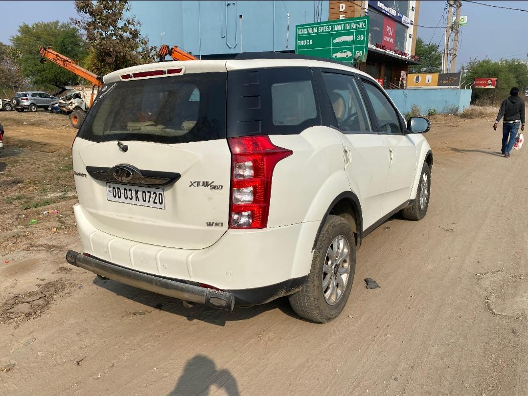 यूज़्ड 2017 महिंद्रा एक्सयूवी500, Balangir Court, Balangir 4 यूज़्ड 2017 महिंद्रा एक्सयूवी500, Balangir Court, Balangir 4