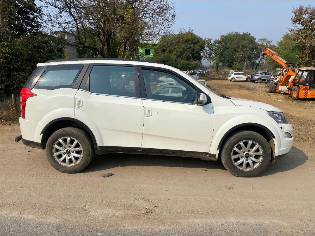 यूज़्ड 2017 महिंद्रा एक्सयूवी500, Balangir Court, Balangir 5 यूज़्ड 2017 महिंद्रा एक्सयूवी500, Balangir Court, Balangir 5