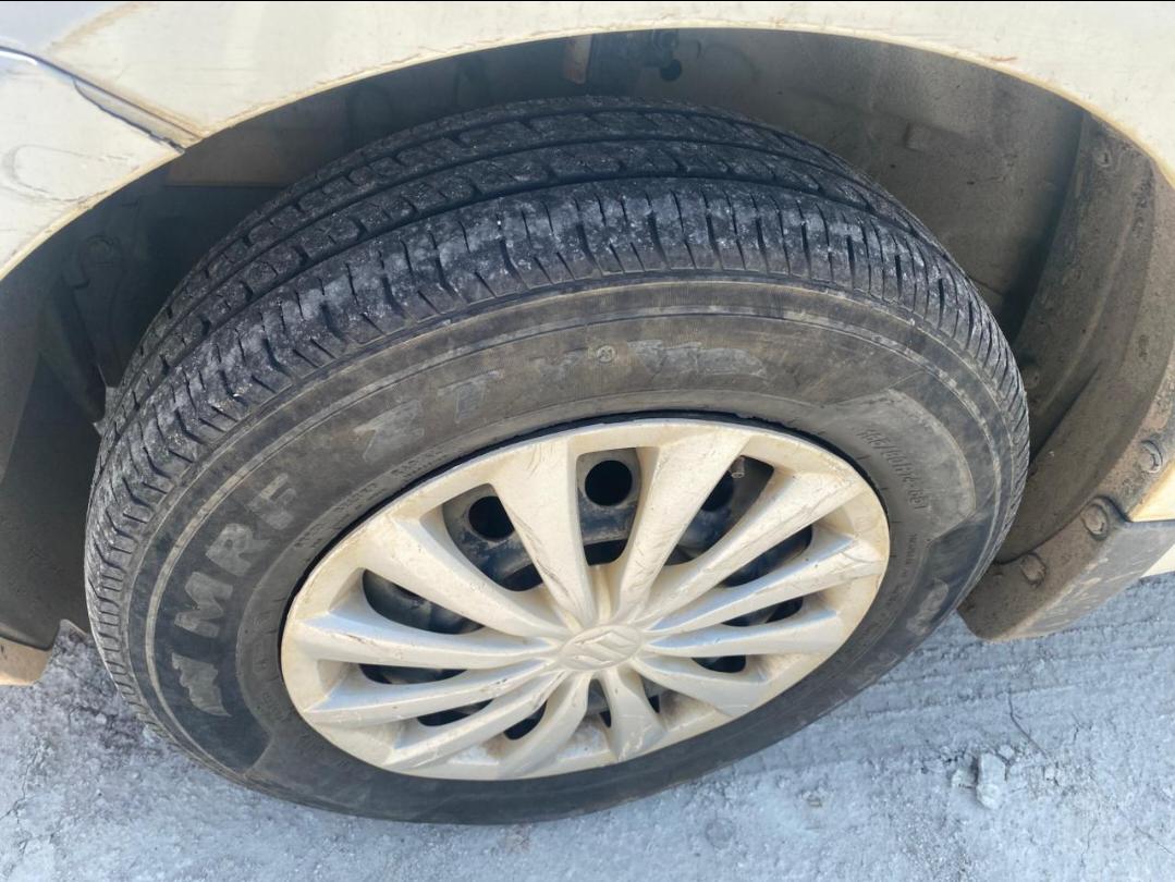 यूज़्ड 2015 मारुति सुजुकी स्विफ्ट डिज़ायर, Balangir Court, Balangir 8 यूज़्ड 2015 मारुति सुजुकी स्विफ्ट डिज़ायर, Balangir Court, Balangir 8