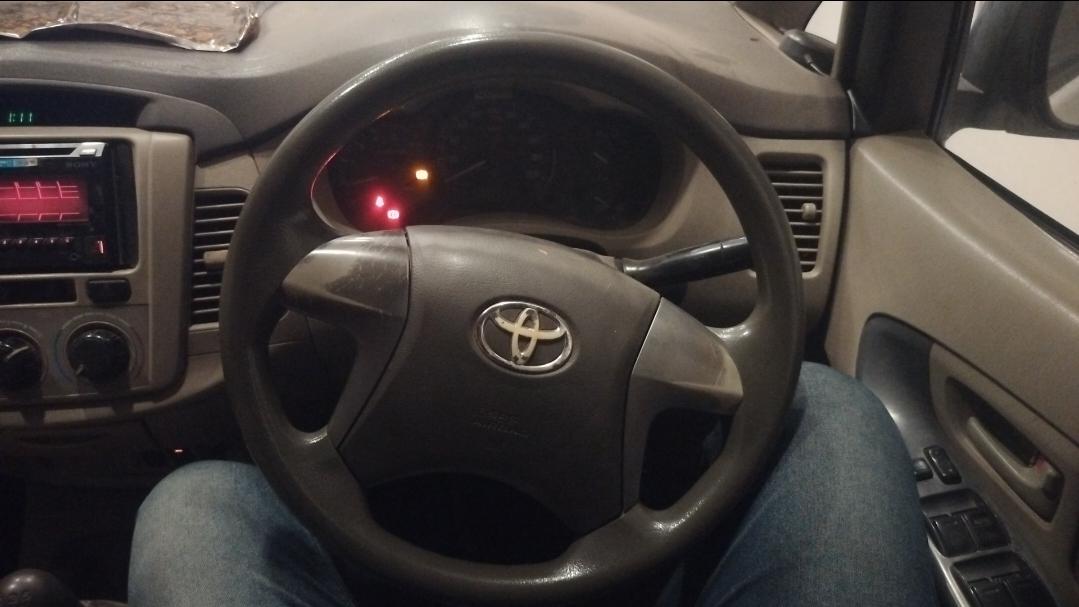 यूज़्ड 2014 टोयोटा इनोवा, Balangir Court, Balangir 11 यूज़्ड 2014 टोयोटा इनोवा, Balangir Court, Balangir 11