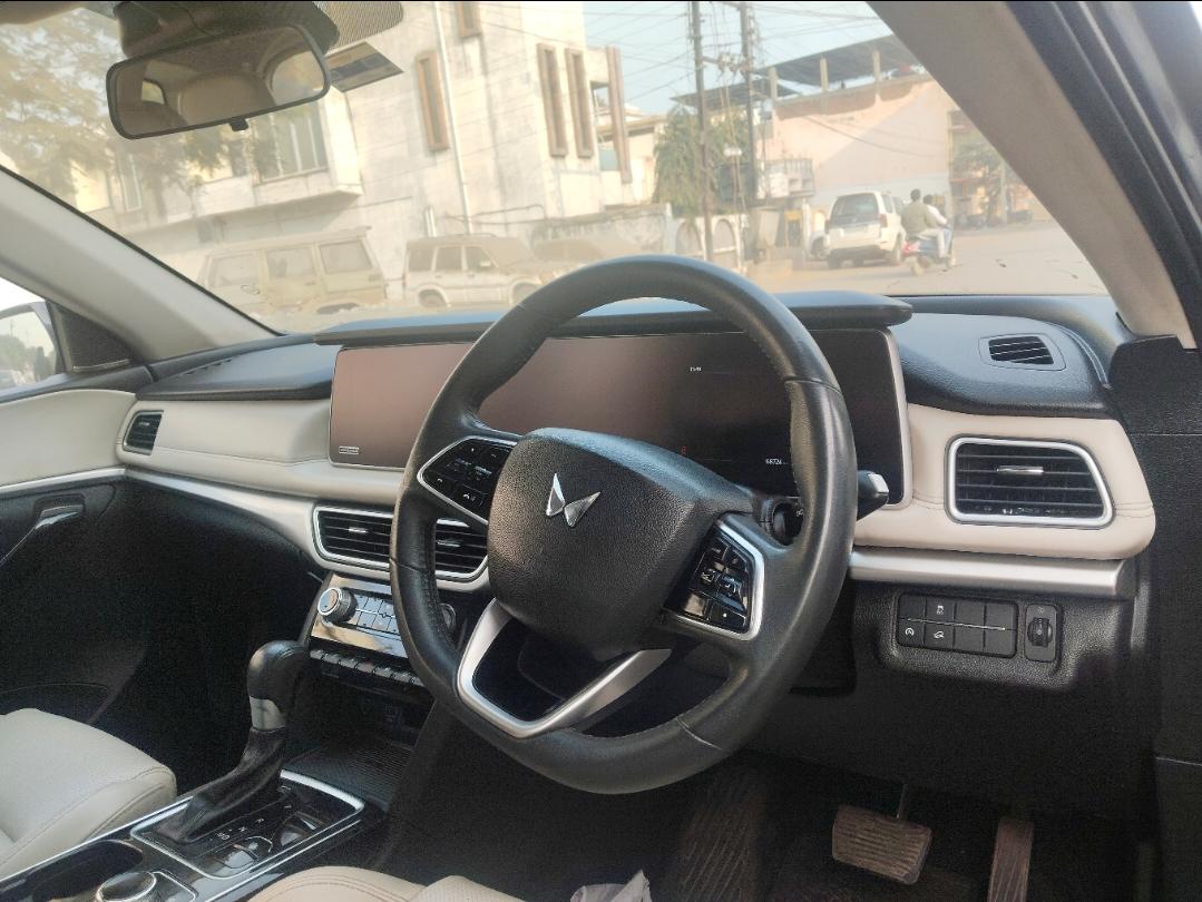 यूज़्ड 2023 महिंद्रा एक्सयूवी700, Korba Colliery, Korba 10 यूज़्ड 2023 महिंद्रा एक्सयूवी700, Korba Colliery, Korba 10