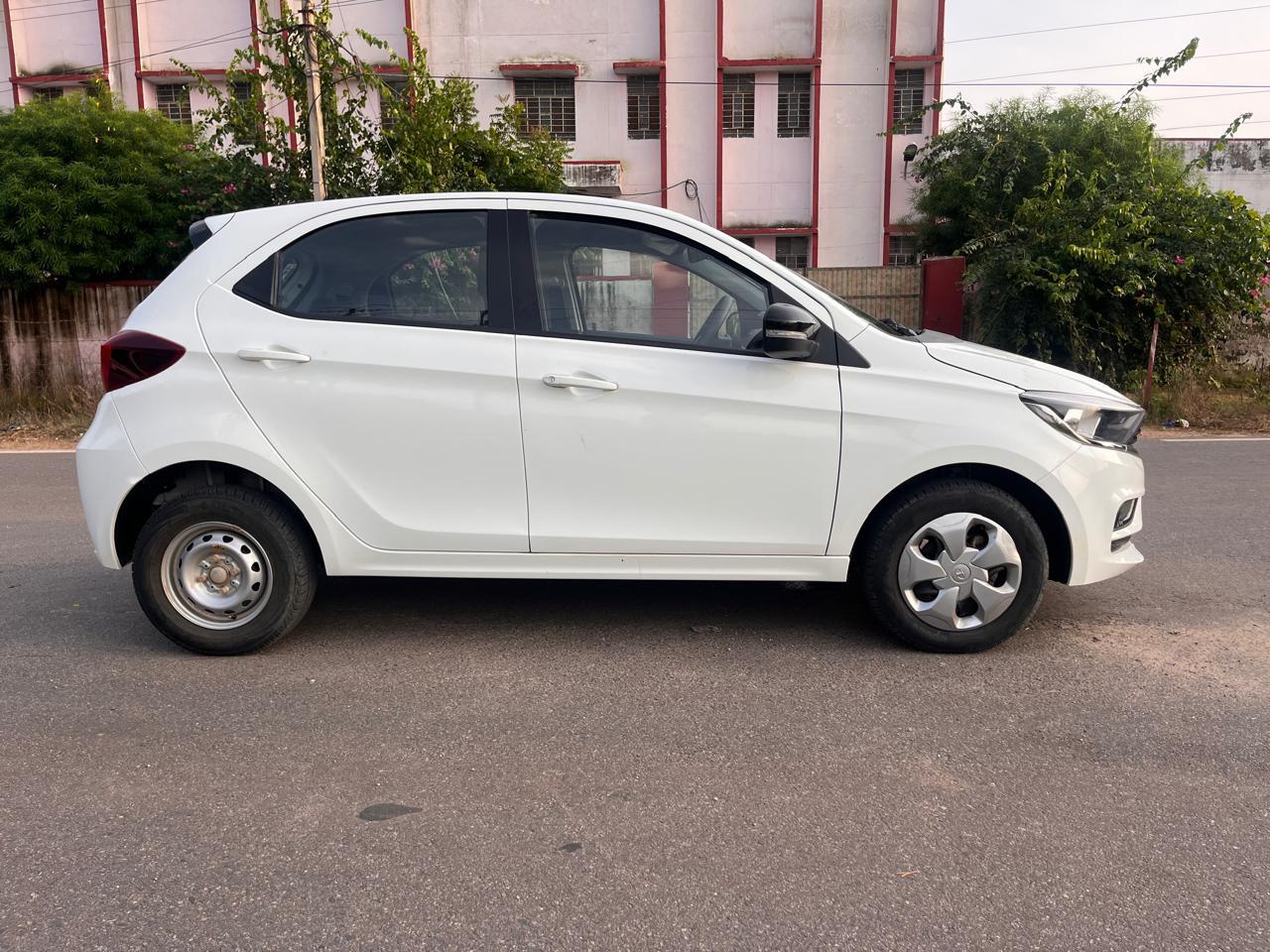 यूज़्ड 2024 टाटा टियागो, Mahuakhurd, Alwar 5 यूज़्ड 2024 टाटा टियागो, Mahuakhurd, Alwar 5