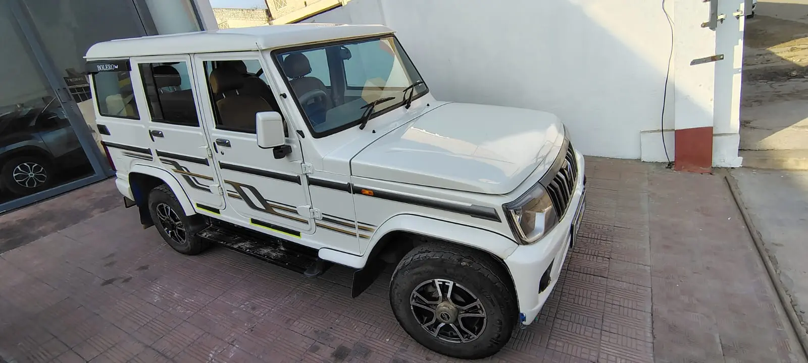 यूज़्ड 2023 महिंद्रा बोलेरो, Mahuakhurd, Alwar 5 यूज़्ड 2023 महिंद्रा बोलेरो, Mahuakhurd, Alwar 5