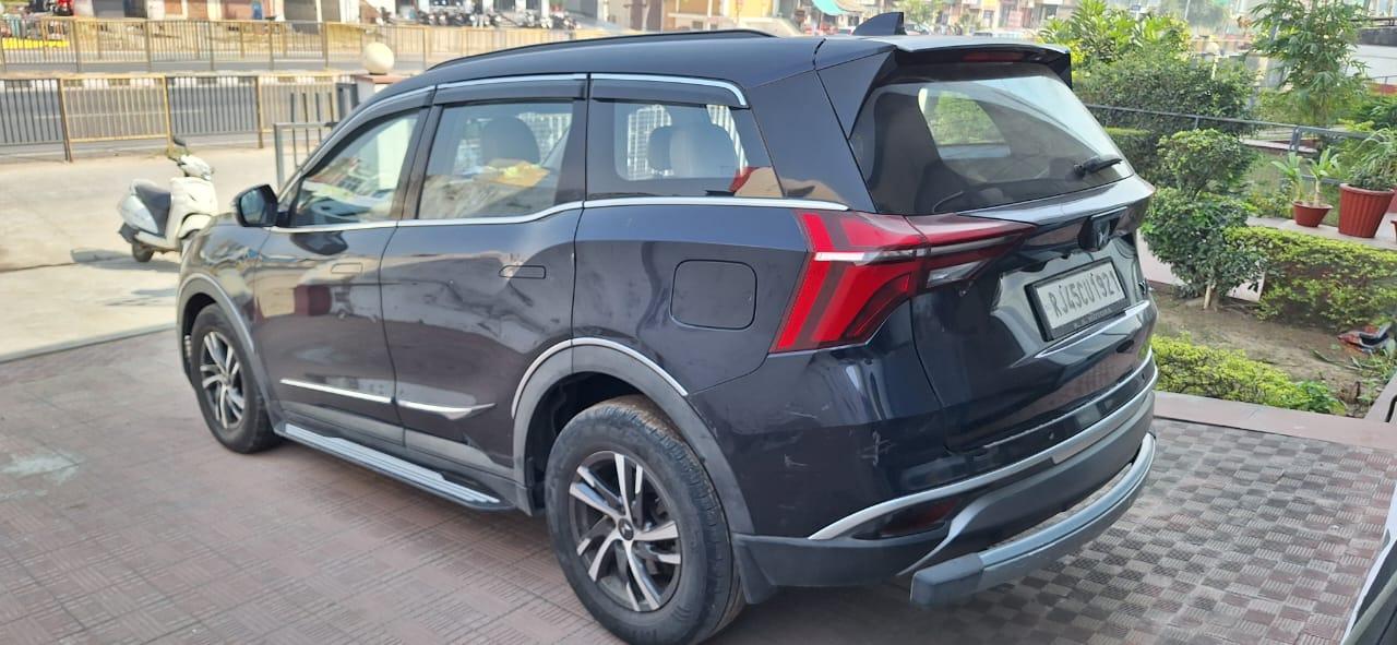 यूज़्ड 2022 महिंद्रा एक्सयूवी700, Mahuakhurd, Alwar 1 यूज़्ड 2022 महिंद्रा एक्सयूवी700, Mahuakhurd, Alwar 1