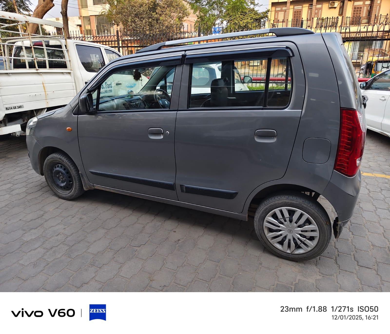 यूज़्ड 2017 मारुति सुजुकी वैगन आर, Indra Bazar, Jaipur 1 यूज़्ड 2017 मारुति सुजुकी वैगन आर, Indra Bazar, Jaipur 1