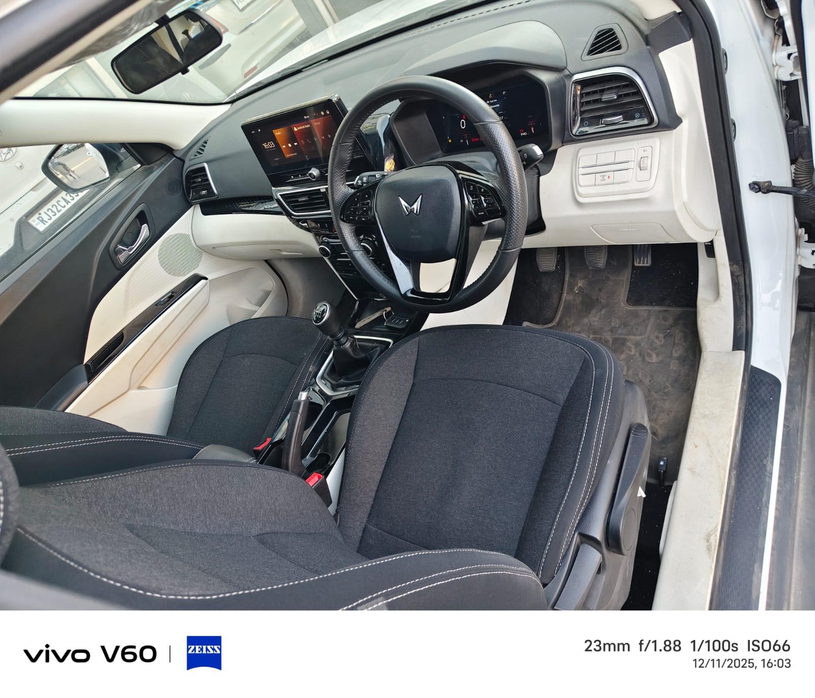 यूज़्ड 2024 महिंद्रा एक्सयूवी 3XO, Indra Bazar, Jaipur 6 यूज़्ड 2024 महिंद्रा एक्सयूवी 3XO, Indra Bazar, Jaipur 6