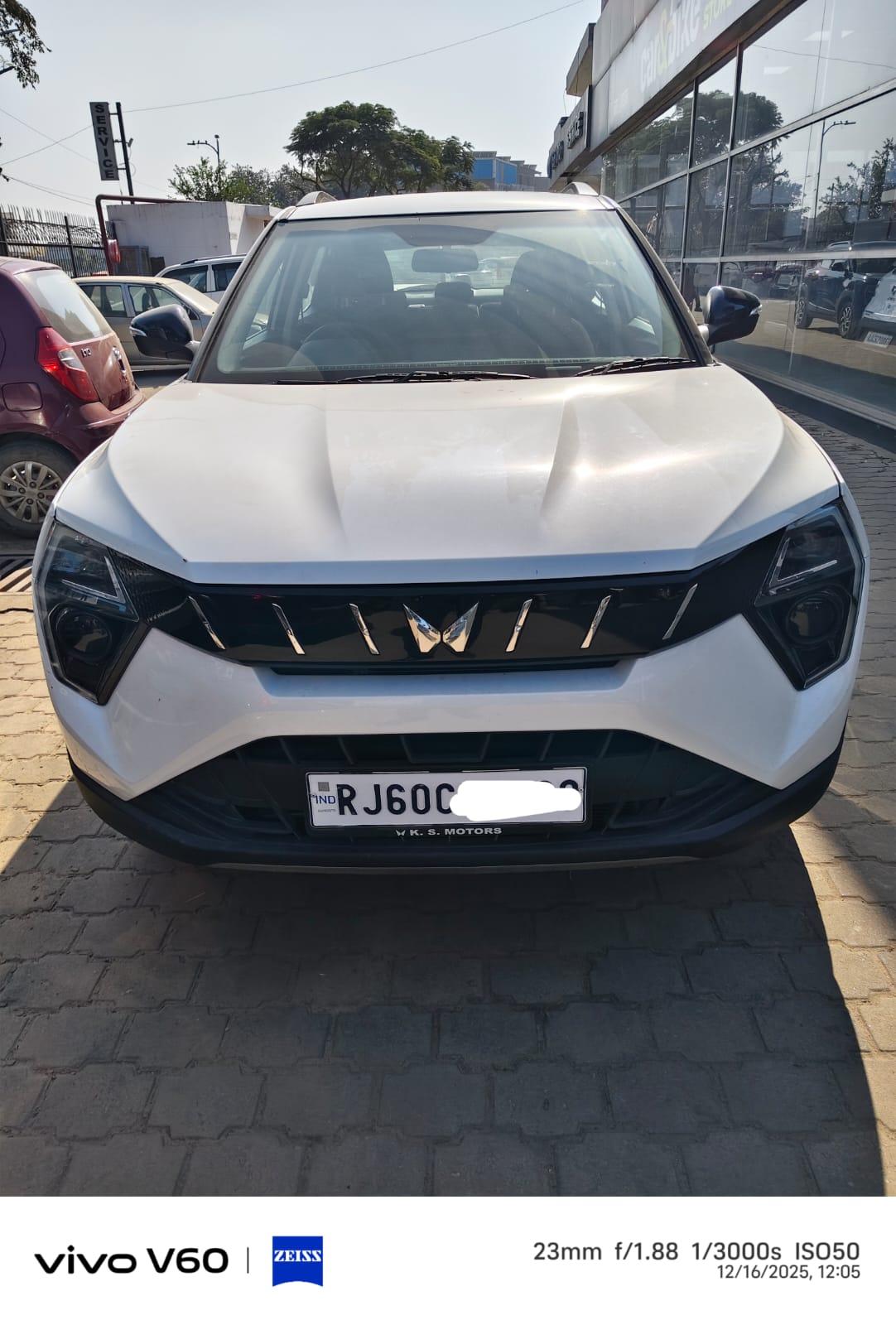 2024 महिंद्रा एक्सयूवी 3XO AX5 1.2 L TCMPFi 2024 महिंद्रा एक्सयूवी 3XO AX5 1.2 L TCMPFi