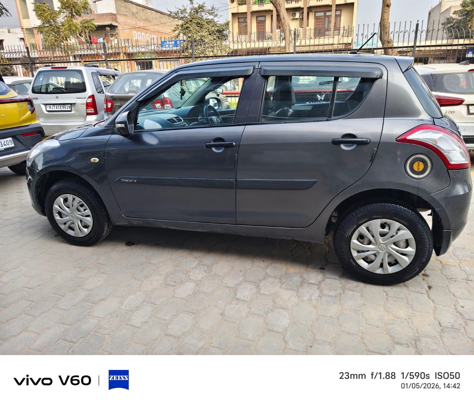 यूज़्ड 2015 मारुति सुजुकी स्विफ्ट, Indra Bazar, Jaipur 1 यूज़्ड 2015 मारुति सुजुकी स्विफ्ट, Indra Bazar, Jaipur 1