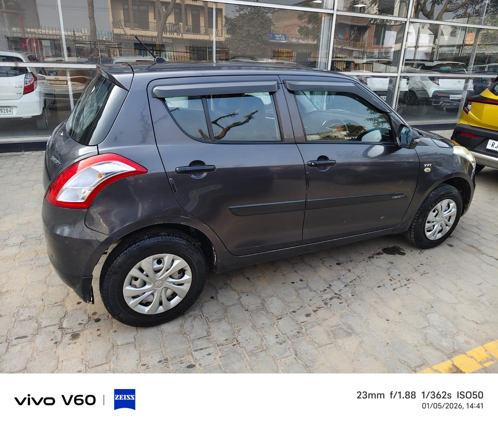 यूज़्ड 2015 मारुति सुजुकी स्विफ्ट, Indra Bazar, Jaipur 3 यूज़्ड 2015 मारुति सुजुकी स्विफ्ट, Indra Bazar, Jaipur 3