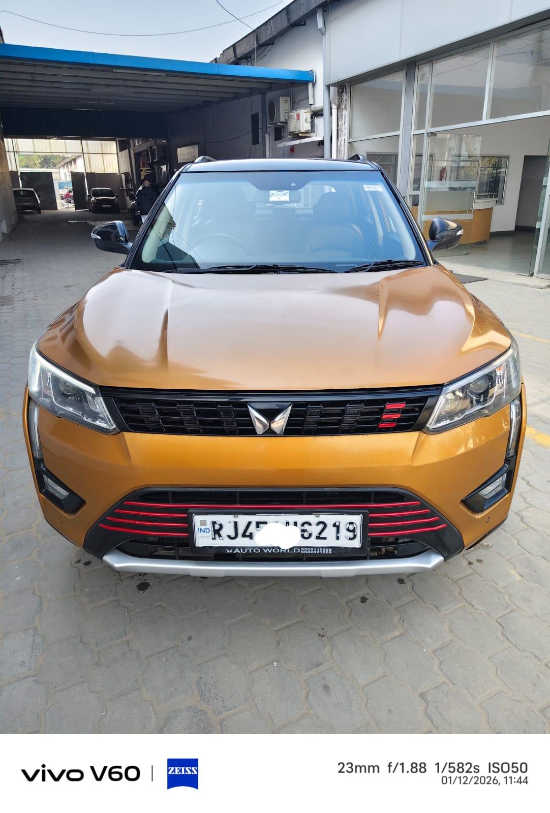 2022 महिंद्रा एक्सयूवी300 W8 (O) Petrol 2022 महिंद्रा एक्सयूवी300 W8 (O) Petrol