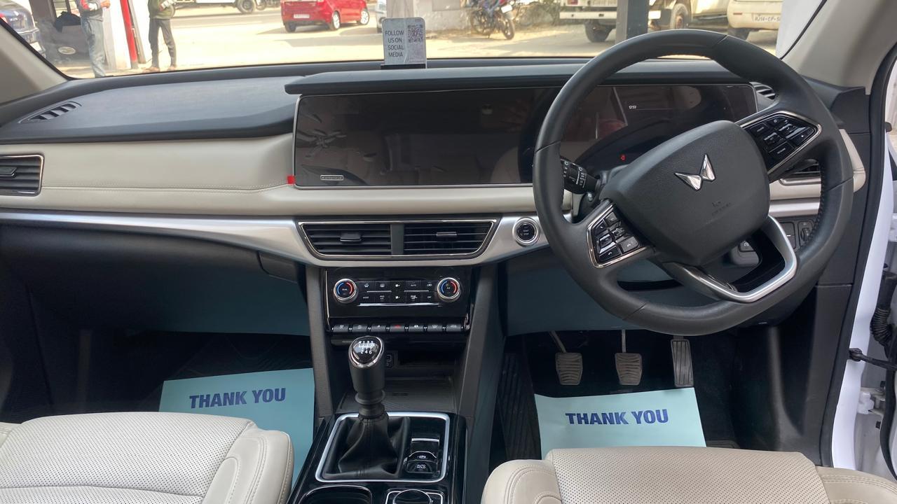 यूज़्ड 2025 महिंद्रा एक्सयूवी700, Indra Bazar, Jaipur 4 यूज़्ड 2025 महिंद्रा एक्सयूवी700, Indra Bazar, Jaipur 4