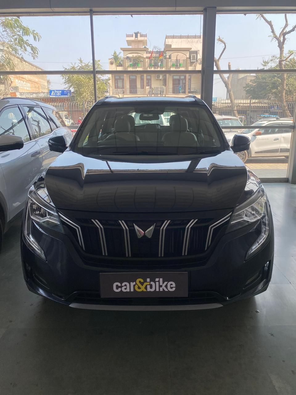 2025 महिंद्रा एक्सयूवी700 MX Petrol MT 7 STR 2025 महिंद्रा एक्सयूवी700 MX Petrol MT 7 STR