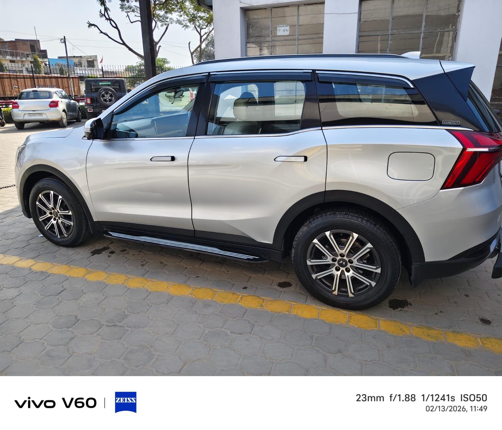 यूज़्ड 2023 महिंद्रा एक्सयूवी700, Indra Bazar, Jaipur 1 यूज़्ड 2023 महिंद्रा एक्सयूवी700, Indra Bazar, Jaipur 1