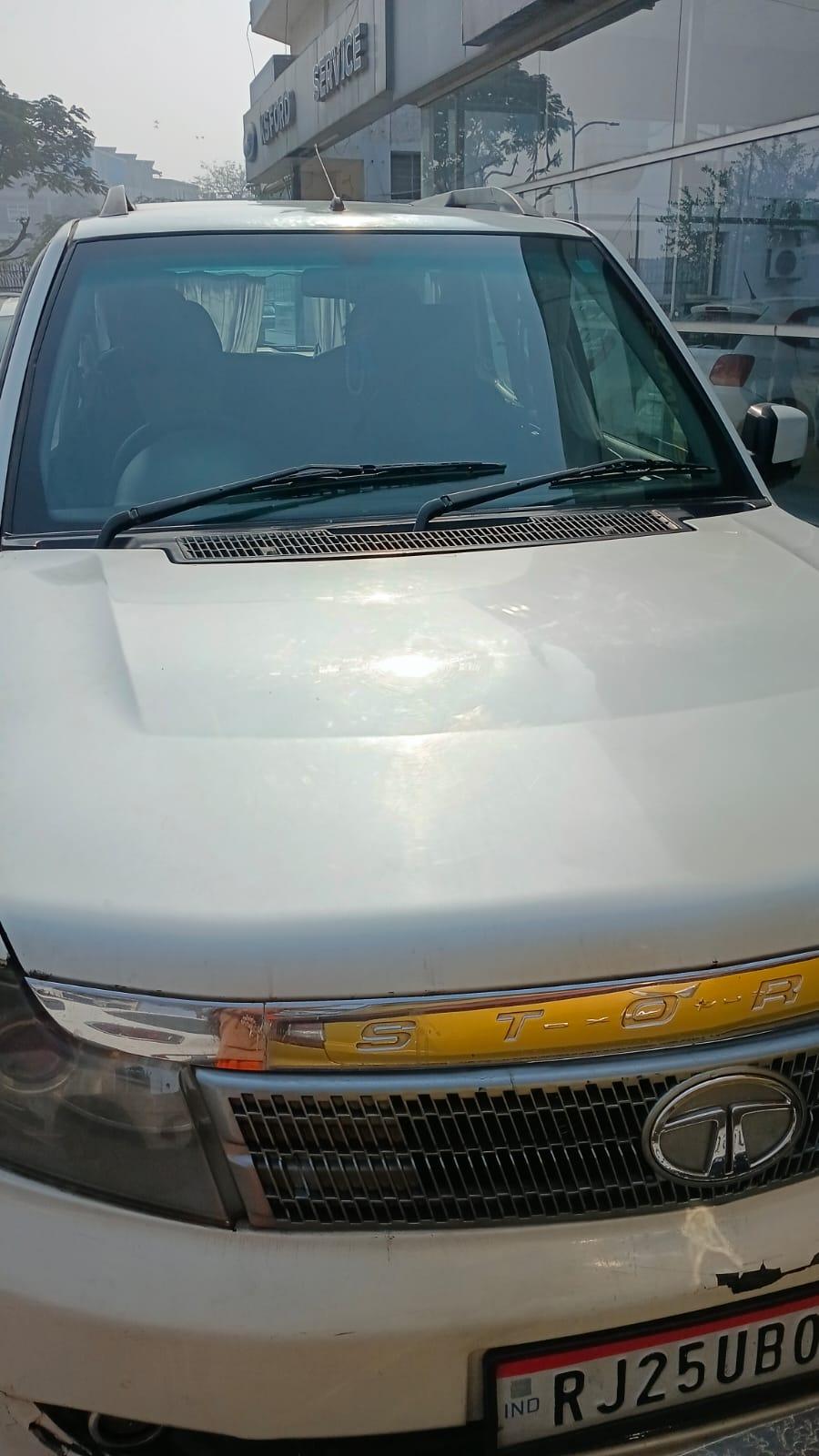 2014 टाटा सफारी स्टॉर्म Ex Refreshed 2014 टाटा सफारी स्टॉर्म Ex Refreshed