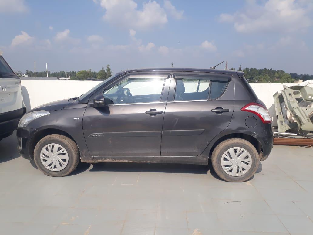 2017 मारुति सुजुकी स्विफ्ट VXI BS IV 2017 मारुति सुजुकी स्विफ्ट VXI BS IV