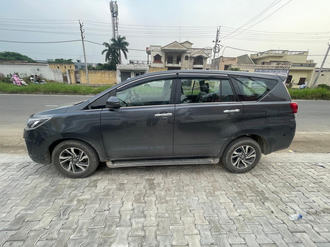 यूज़्ड 2022 टोयोटा इनोवा क्रिस्टा, Jalandhar  2 यूज़्ड 2022 टोयोटा इनोवा क्रिस्टा, Jalandhar  2