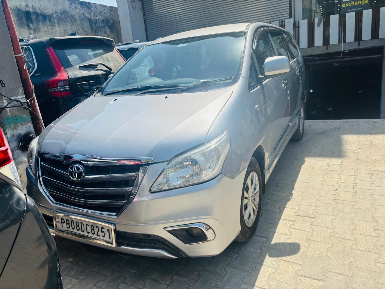 यूज़्ड 2015 टोयोटा इनोवा, Jalandhar   यूज़्ड 2015 टोयोटा इनोवा, Jalandhar