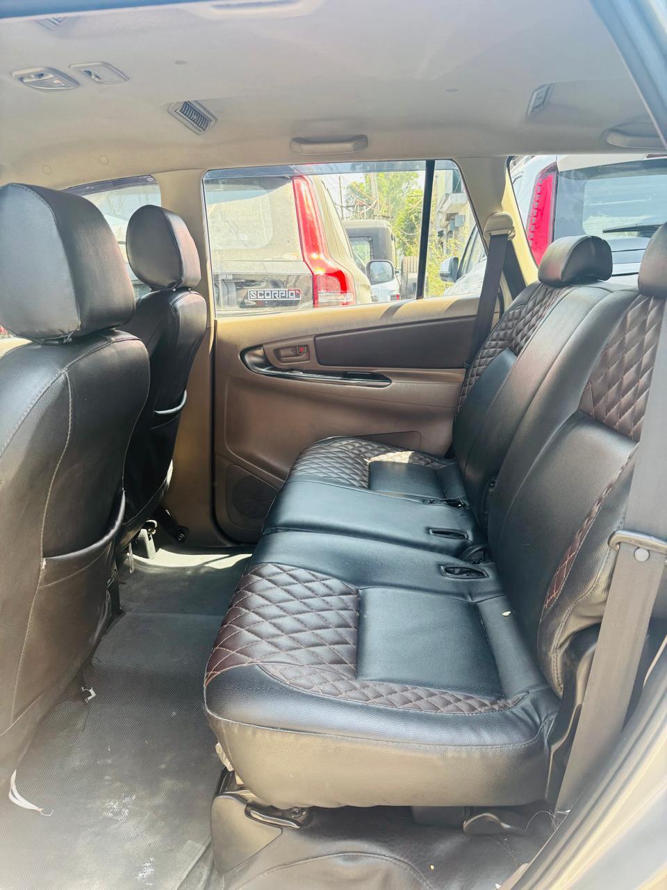 यूज़्ड 2015 टोयोटा इनोवा, Jalandhar  3 यूज़्ड 2015 टोयोटा इनोवा, Jalandhar  3