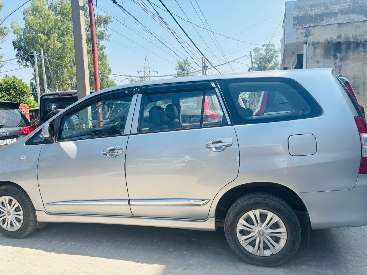 यूज़्ड 2015 टोयोटा इनोवा, Jalandhar  1 यूज़्ड 2015 टोयोटा इनोवा, Jalandhar  1