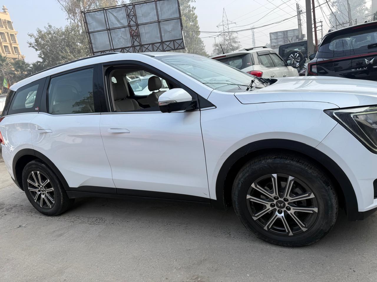 यूज़्ड 2024 महिंद्रा एक्सयूवी700, Fentonganj, Jalandhar 3 यूज़्ड 2024 महिंद्रा एक्सयूवी700, Fentonganj, Jalandhar 3