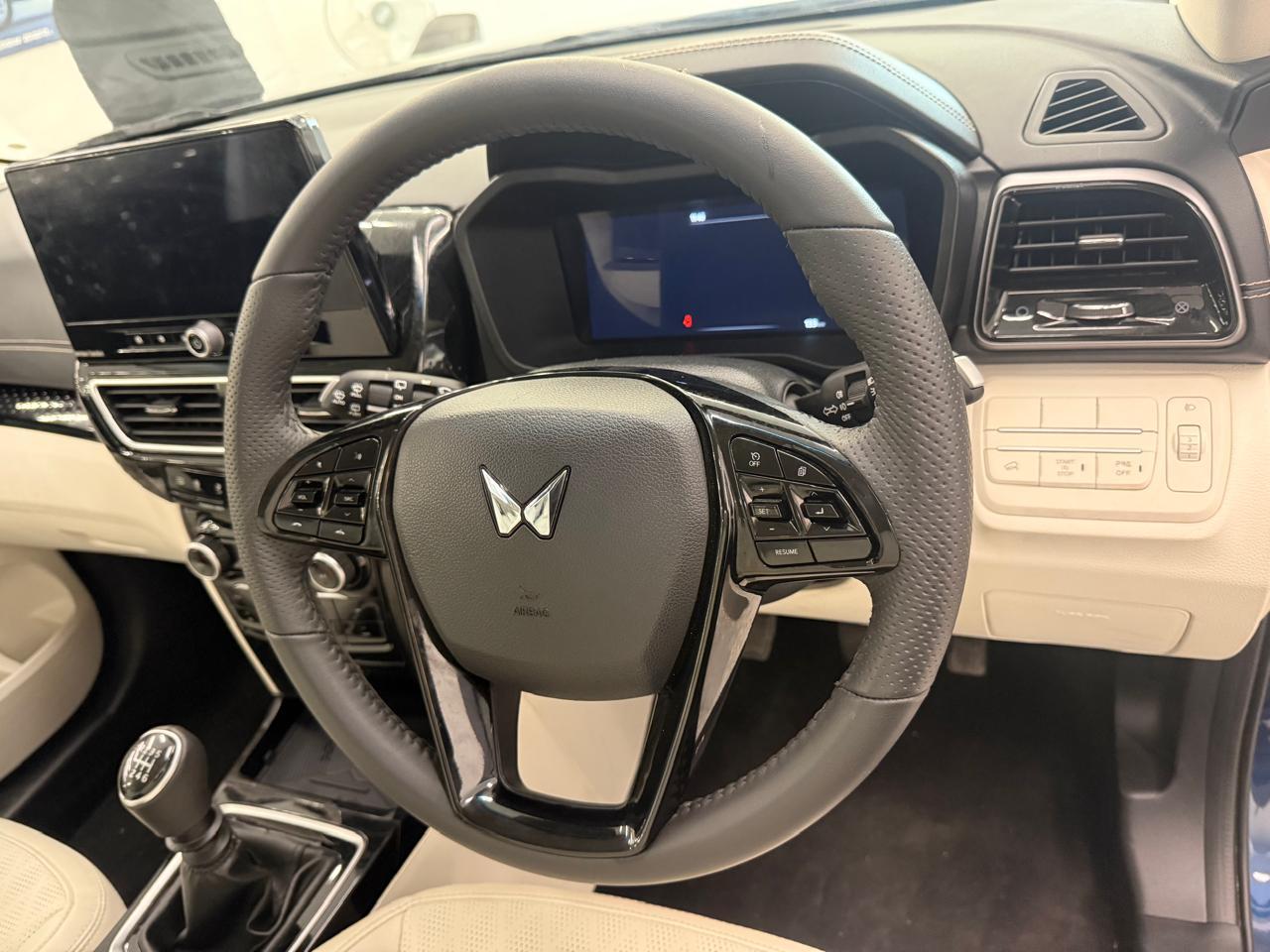 यूज़्ड 2024 महिंद्रा एक्सयूवी 3XO, Fentonganj, Jalandhar 7 यूज़्ड 2024 महिंद्रा एक्सयूवी 3XO, Fentonganj, Jalandhar 7