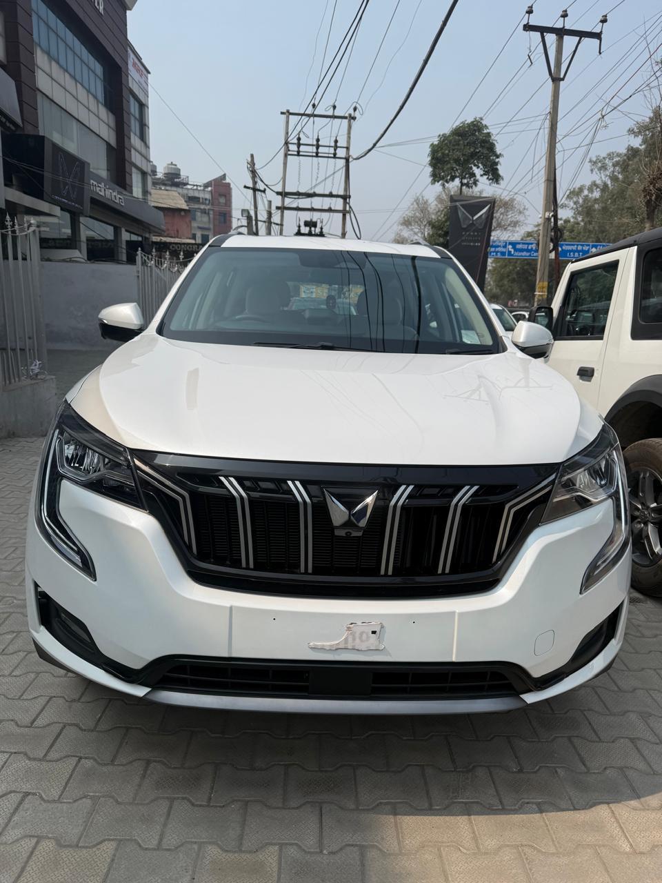 2024 महिंद्रा एक्सयूवी700 MX Diesel MT 7 STR 2024 महिंद्रा एक्सयूवी700 MX Diesel MT 7 STR