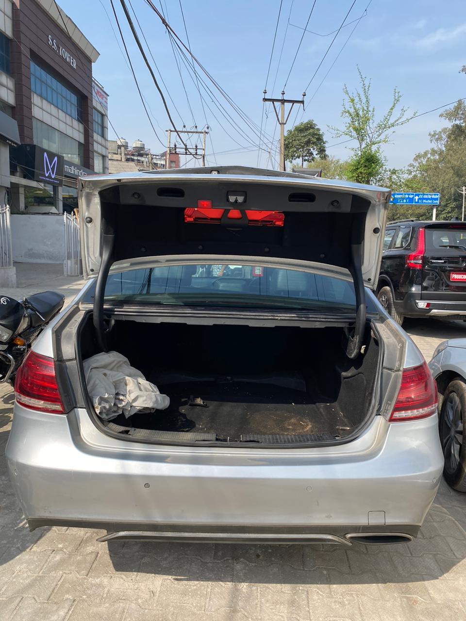 यूज़्ड 2015 मर्सिडीज़-बेंज़ ई-क्लास, Fentonganj, Jalandhar 9 यूज़्ड 2015 मर्सिडीज़-बेंज़ ई-क्लास, Fentonganj, Jalandhar 9